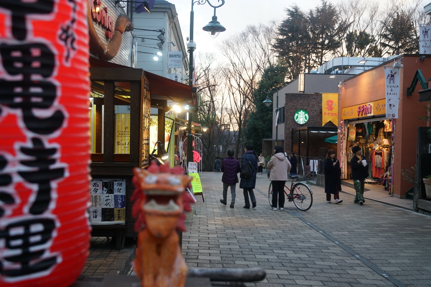 吉祥寺駅南口から井の頭公園までの様子４