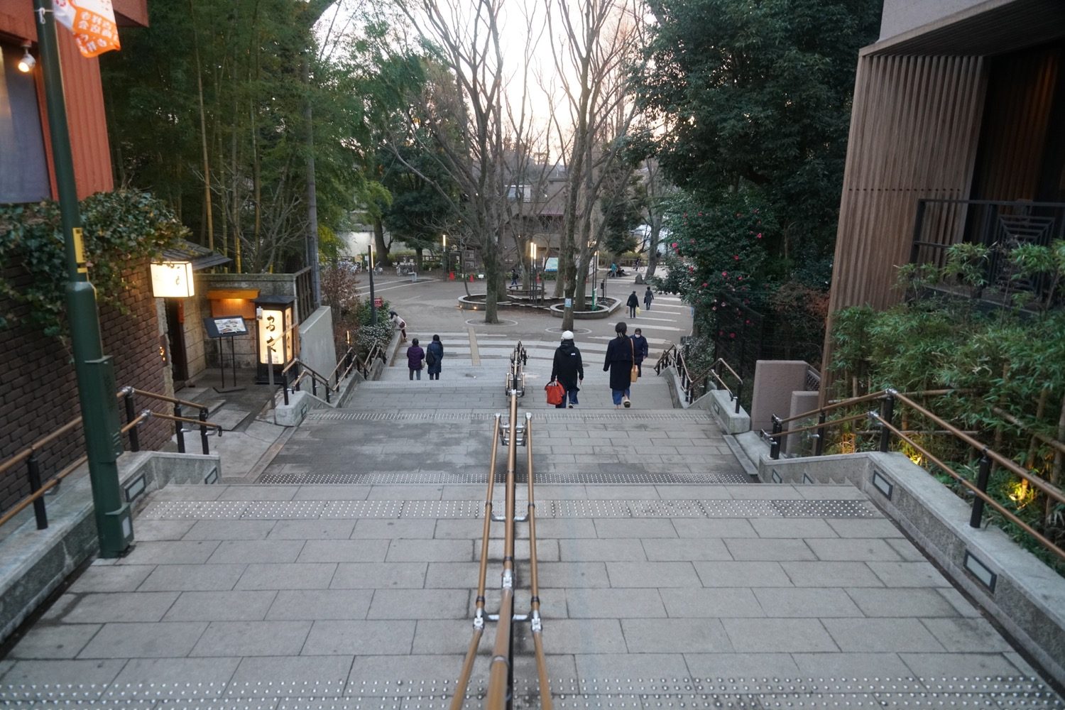 吉祥寺駅南口から井の頭公園までの様子３